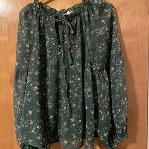 August Sky Top Sz M Boho Sheer